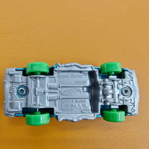 Hot Wheels Speed Bump 2019 like new collectible toy car