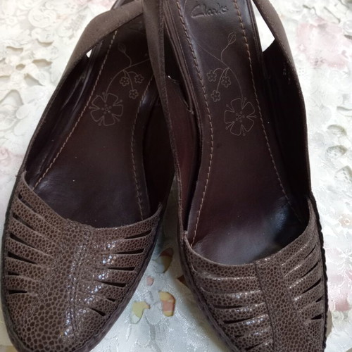 Clarks sandals size 39, new, brown leather with rubber sole