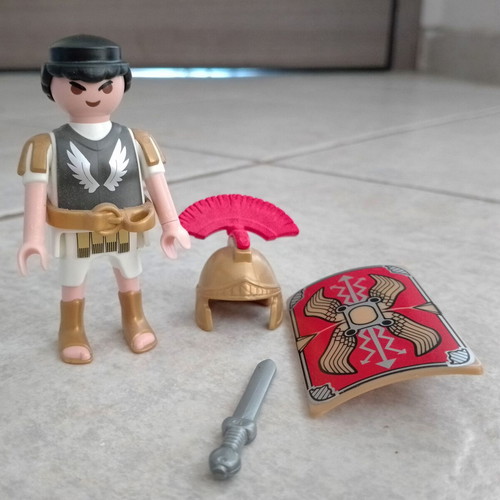 Playmobil figures pack of 4 like new