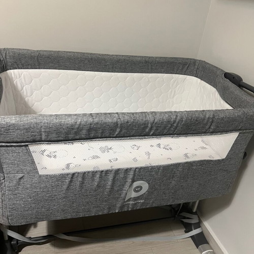 Baby cot like new