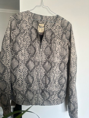 Bershka women's snake print jacket like new, size L, grey