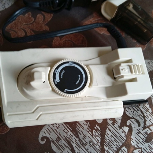 Mini travel iron G.T. TR-8-SP like new with box and carrying case
