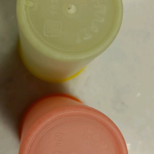 Plastic cups with lid like new, set of 2 by KON PLAST