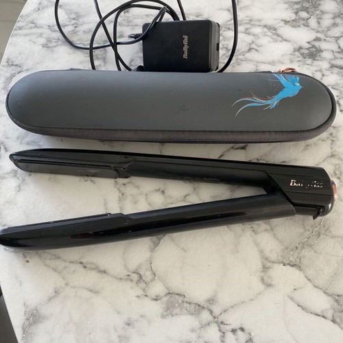 Babyliss Cordless Straighteners like new, 3 settings with charger and case