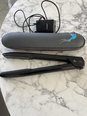 Babyliss Cordless Straighteners like new, 3 settings with charger and case