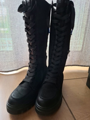 Replay suede combat boots with side zipper like new, black size 38