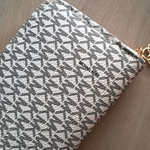 Michael Kors wallet white with pattern like new