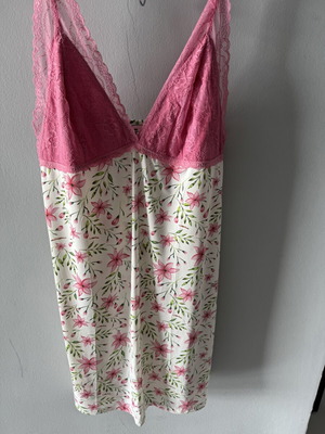 Nightdress new, white and pink, size XXL