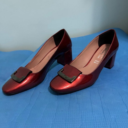 Adam’s Shoes metallic burgundy pumps size 39 used, leather
