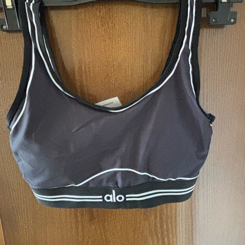 Alo Yoga Set new with scrunch bum leggings in black and white
