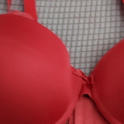 Jolinesse bra size 85 D used, coral color