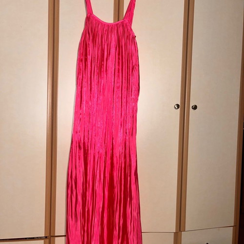 Fuchsia maxi dress used, backless for wedding