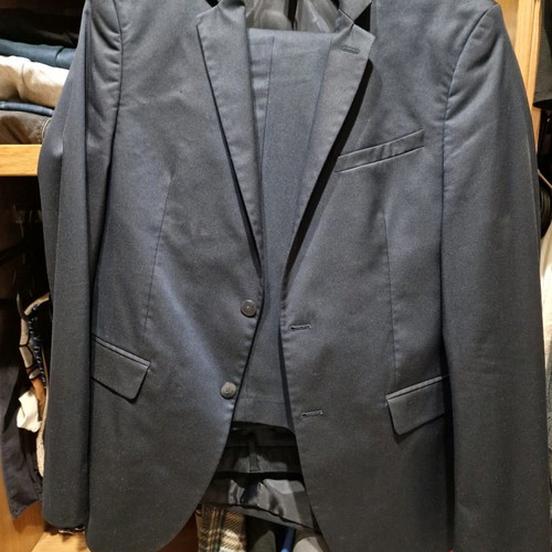 Zara suit used, size M