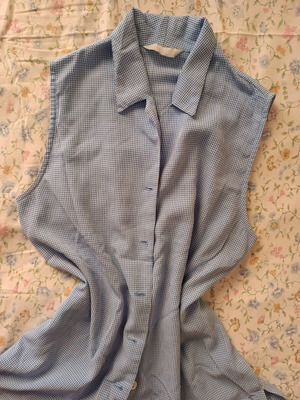 Sleeveless summer shirt like new, size M/L