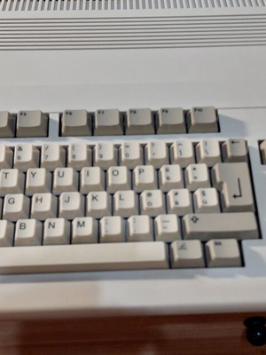 Commodore Amiga 500 Rev 5 like new with 512kb memory expansion