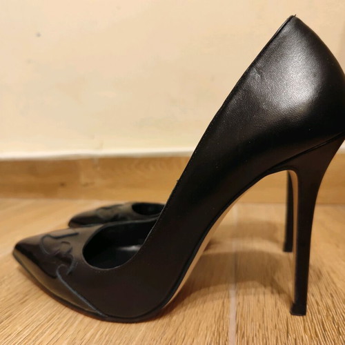 Mourtzi black stiletto shoe like new, size 38