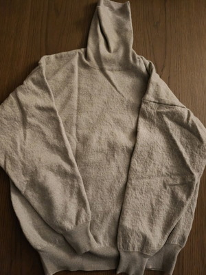 Unisex turtleneck size S like new, beige