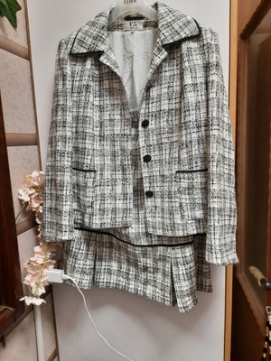 VS Collection women's suit used, classic black and white tweed check