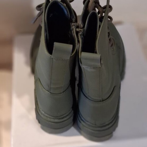 Khaki ankle boots size 36 like new with laces and zipper
