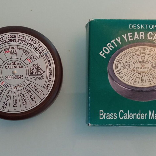 DESKTOP CALENDAR 40 YEARS*"" WAREHOUSE CLEARANCE