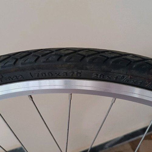 Joytech 28'' bicycle wheels with tires new