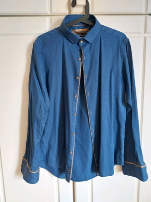 CND shirt XL like new, blue with brown details