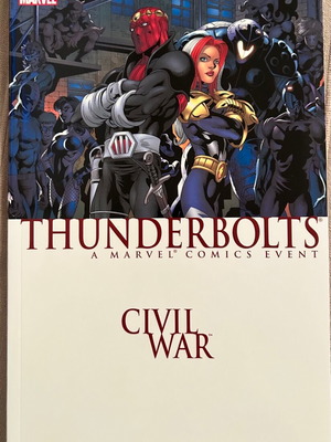 Civil War том Thunderbolts Marvel в отлично състояние