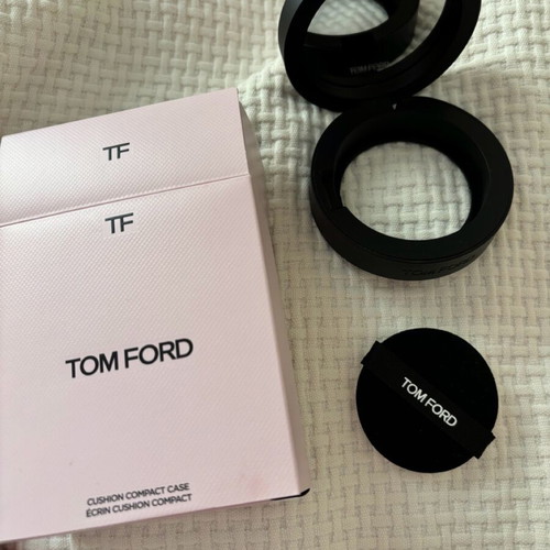 Tom Ford cushion compact case new, collectible with sponge