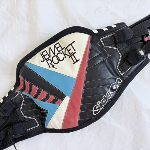 Jewel Rocket 2 boxing belt, Size On