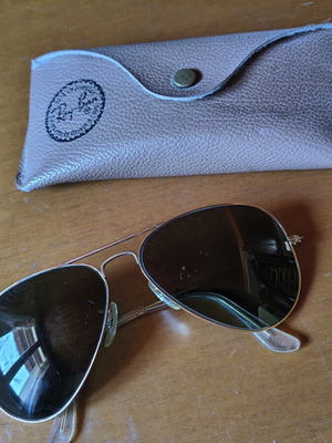 Ray-Ban Aviator Classic RB3025 sunglasses like new, green G-15 lenses