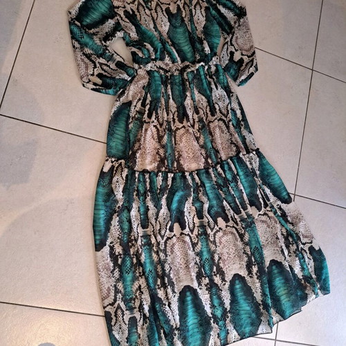 Long dress snake size s like new, beige and green