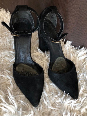 Migato suede pumps used with strap size 37 black