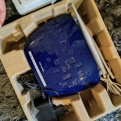 Tp Link 300 Mbps router modem new