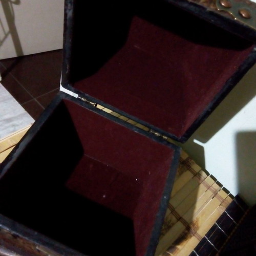Jewelry box used brown with floral decoration