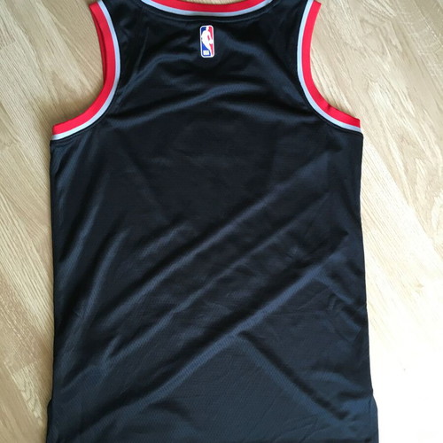 Nike Mens Black V-Neck Sleeveless Pullover Portland Trail Blazers like new
