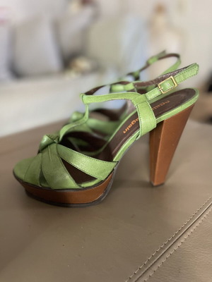 Leather sandals like new, green, size 39, again & again