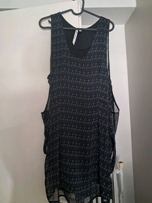 Dress like new, size XL fits M/L, comfortable style