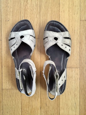 Khrio leather beige sandals, comfortable with soft sole, size 39