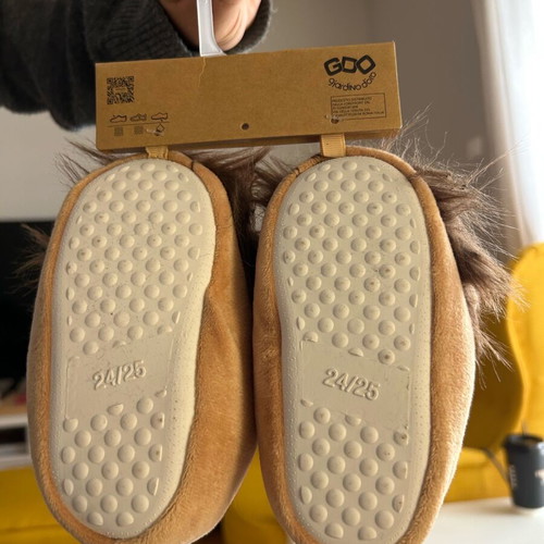 Children's slippers like new size 24/25