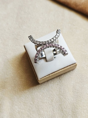 925 statement ring with white and pink zircon