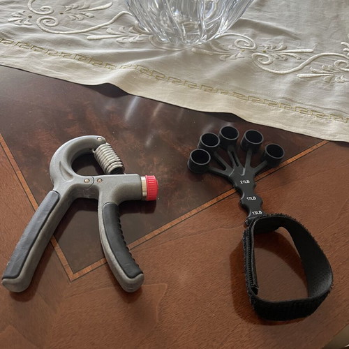 Wrist strengthener tool