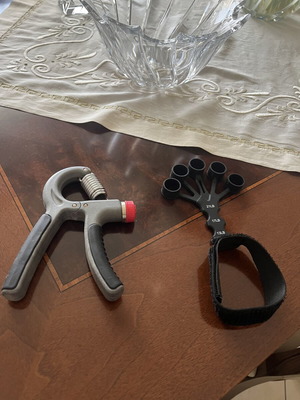 Wrist strengthener tool