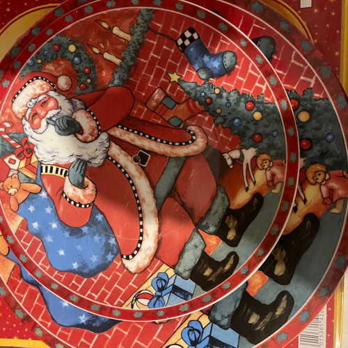 Christmas platters set new with festive design