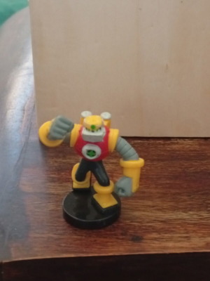 Megaman Warrior Gutsman rare figure 2'' C.S.S.T.
