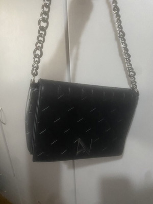 Nolah Shoulder Bag new, black with zipper