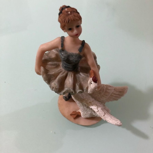 Table decor Swan Lake decorative piece like new
