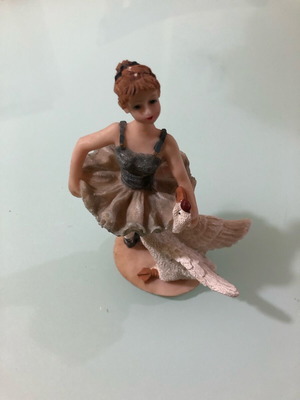 Table decor Swan Lake decorative piece like new