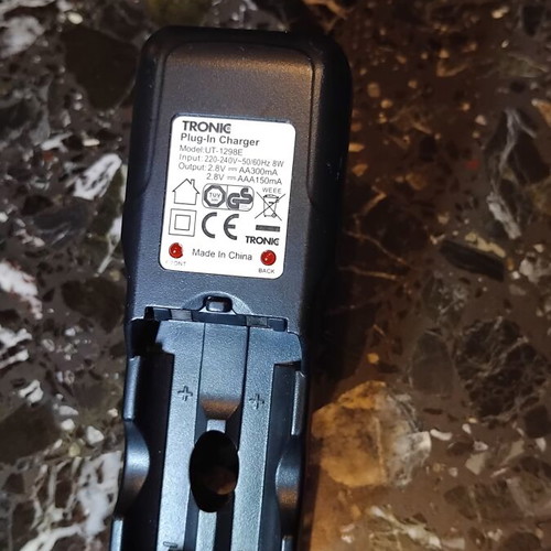 Tronic Plug-In Charger UT-1298E like new for AA and AAA batteries