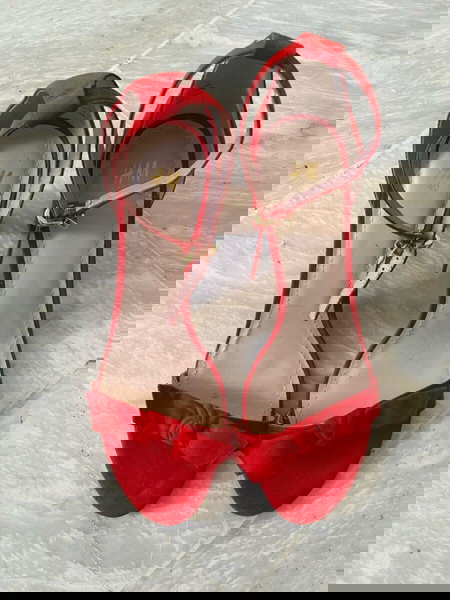 Ψιλοτάκουνα πέδιλα H&M καινούργια