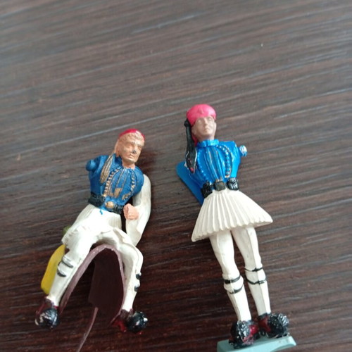 Athina soldier figures used with wear and missing parts, set of two